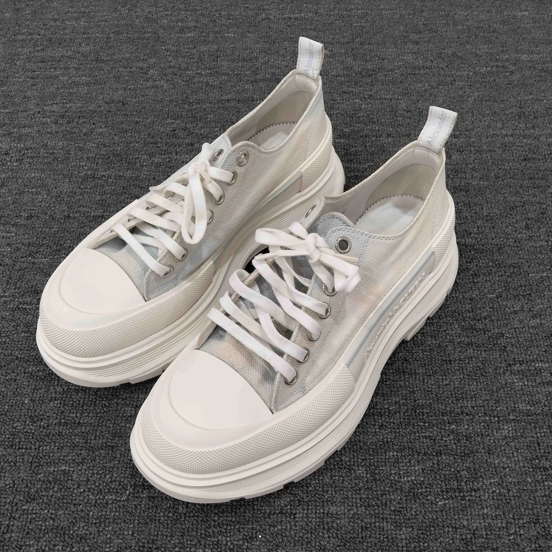 95新 Alexander McQueen/亚历山大·麦昆 百搭小白鞋  42码/4817