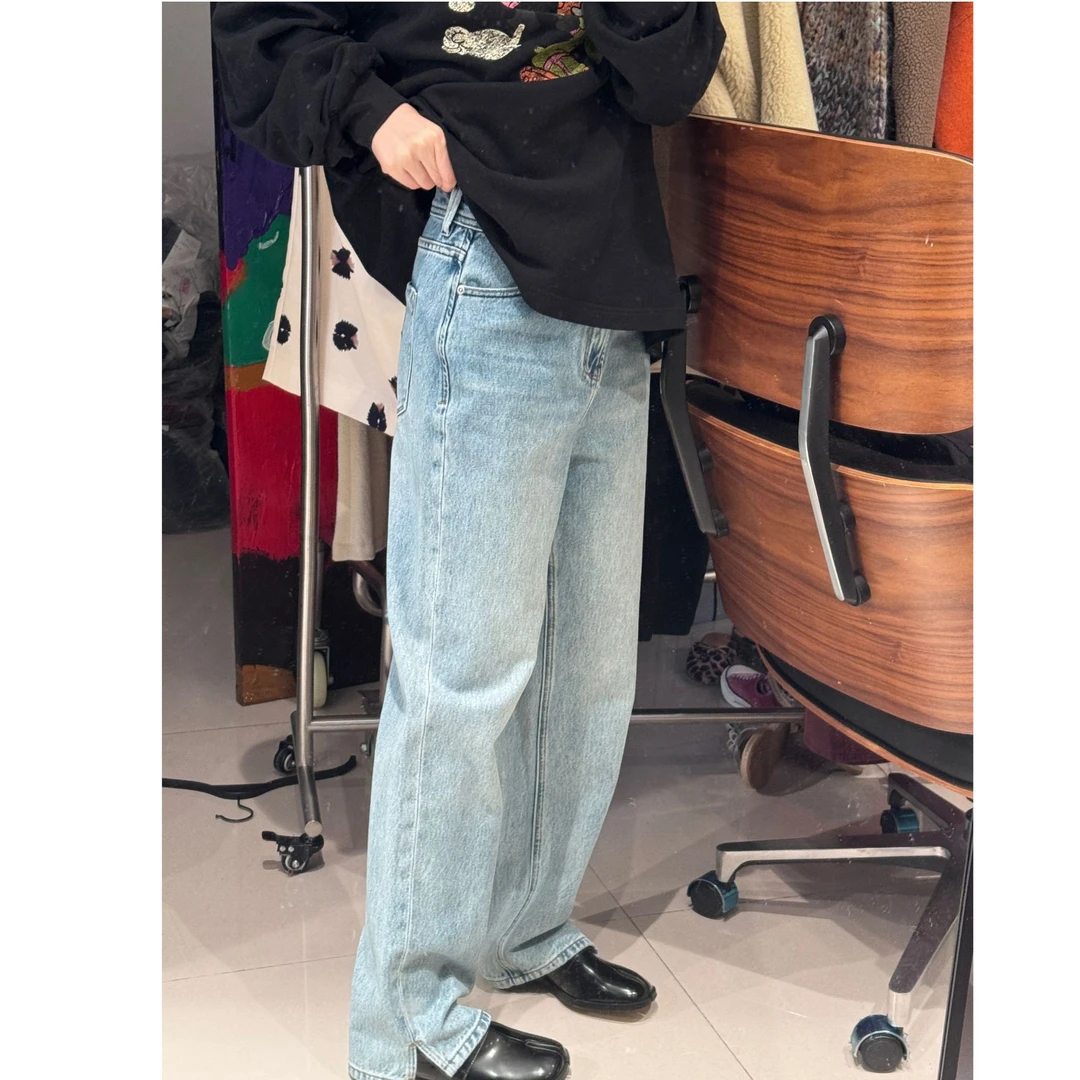 巨显瘦显瘦的脚口开衩牛仔裤 J24N115