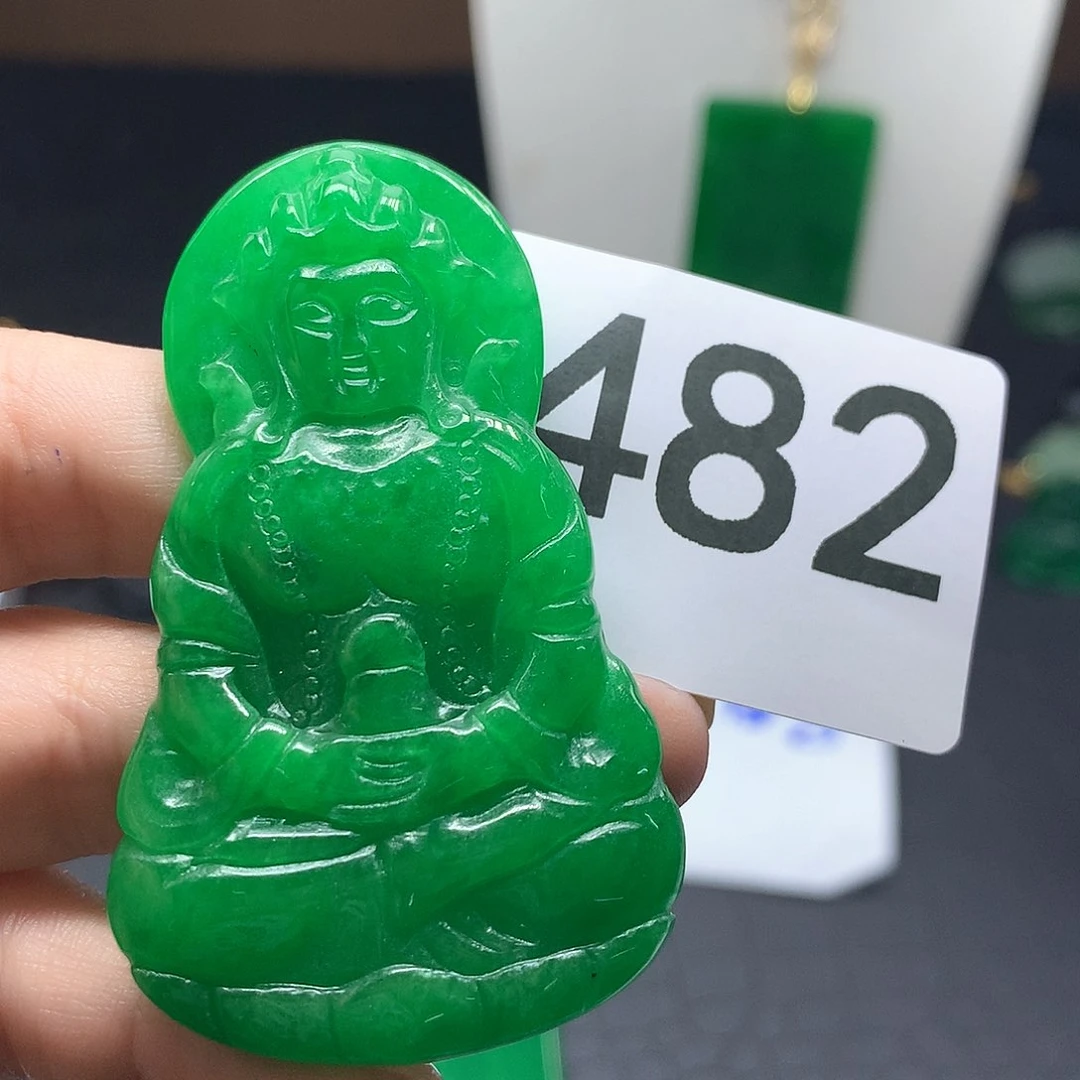 翡翠吊坠(赠链)未镶嵌