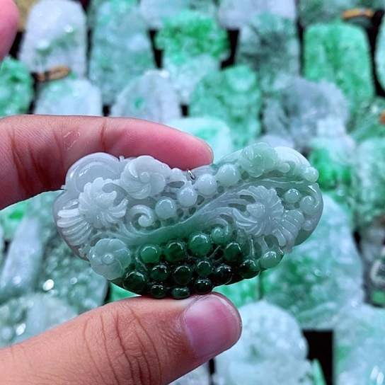 吊坠(不含链)未镶嵌翡翠