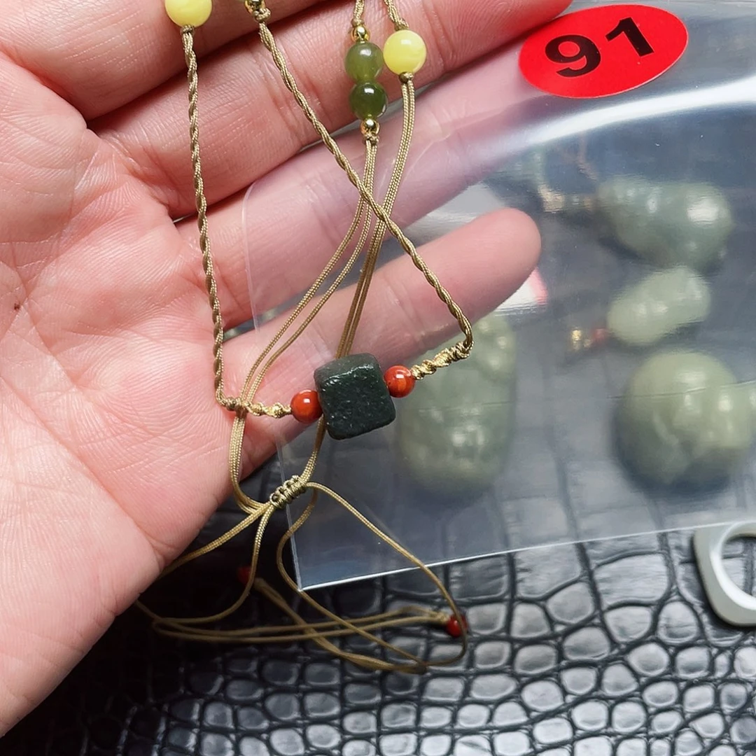 颈饰未镶嵌和田玉