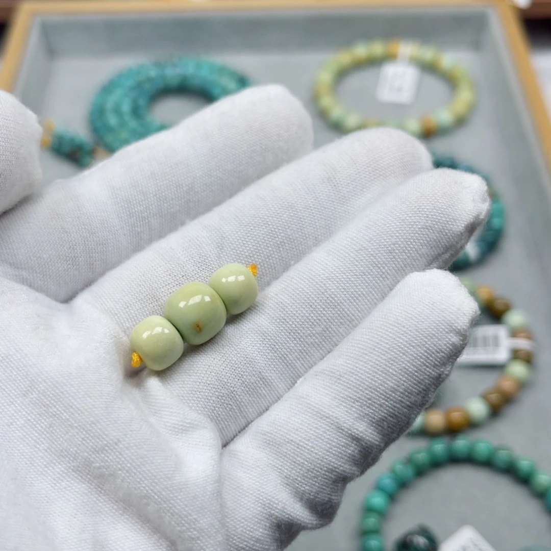 绿松石未镶嵌挂件