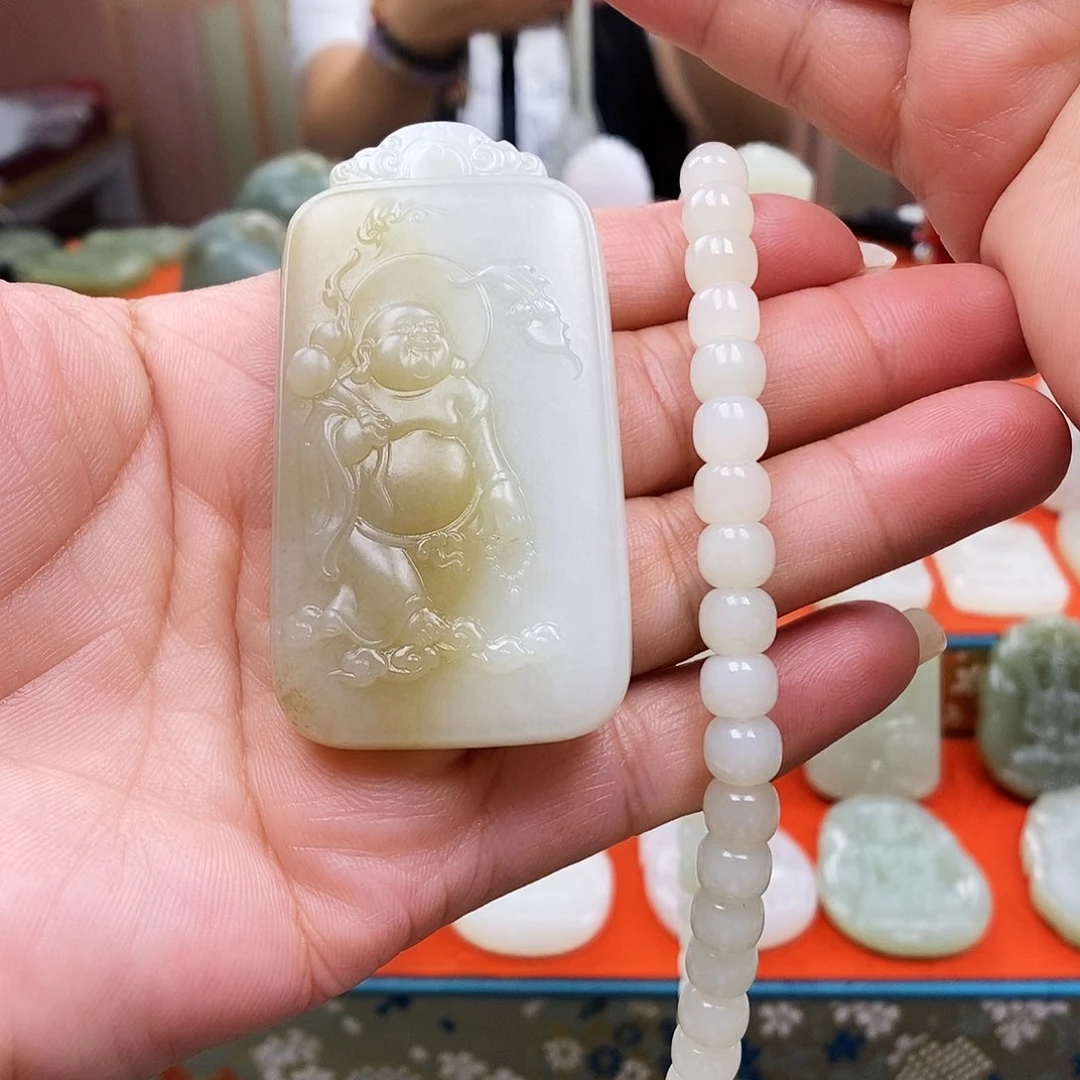 颈饰未镶嵌和田玉吉**宝