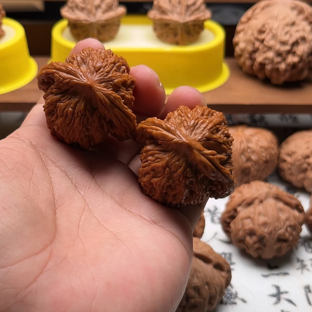 文玩核桃吊坠虎头42全品（回血）