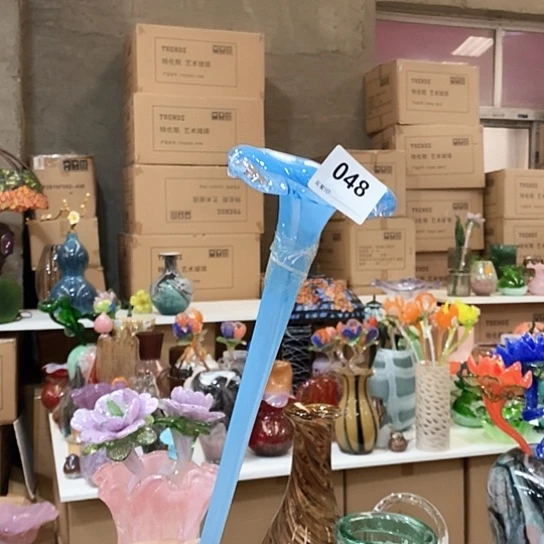 琉璃花瓶高40厘米宽9厘米