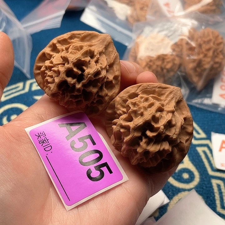 文玩核桃把件帝王