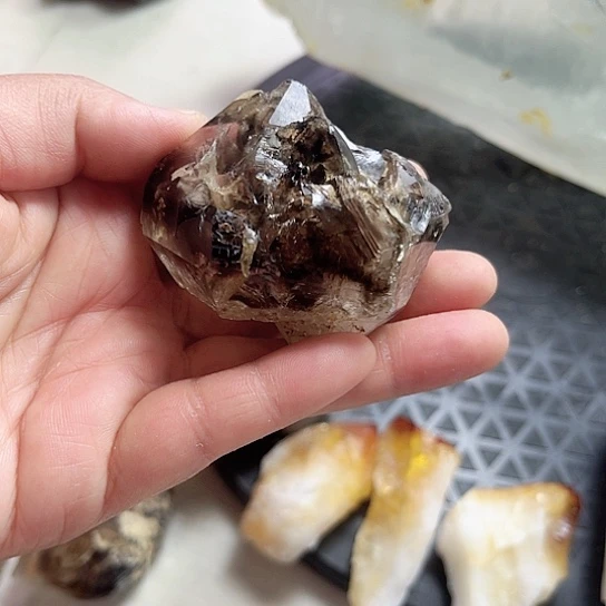 天然水晶未镶嵌烟晶M***E