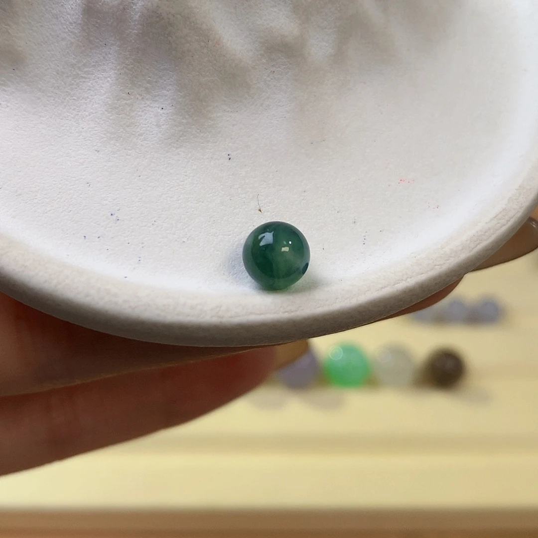 翡翠未镶嵌胸饰蓝晴飘花 卡6.2 毛货抛光定制