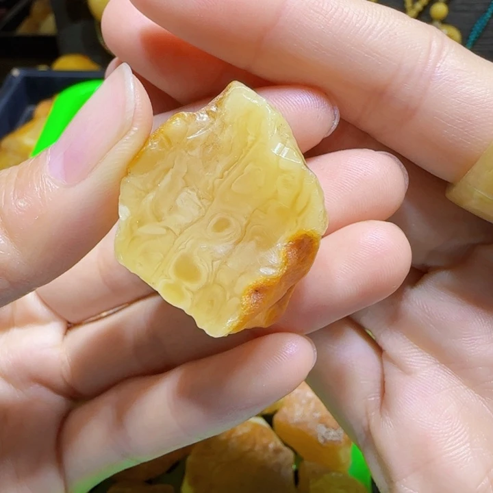 定制琥珀未镶嵌蜜蜡