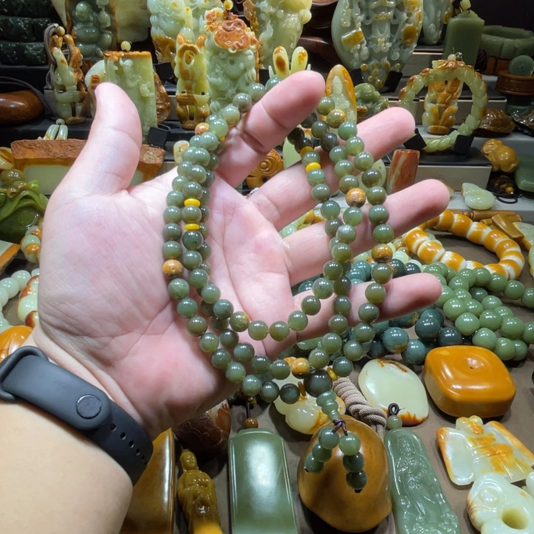 透闪石质玉未镶嵌珠宝奇石