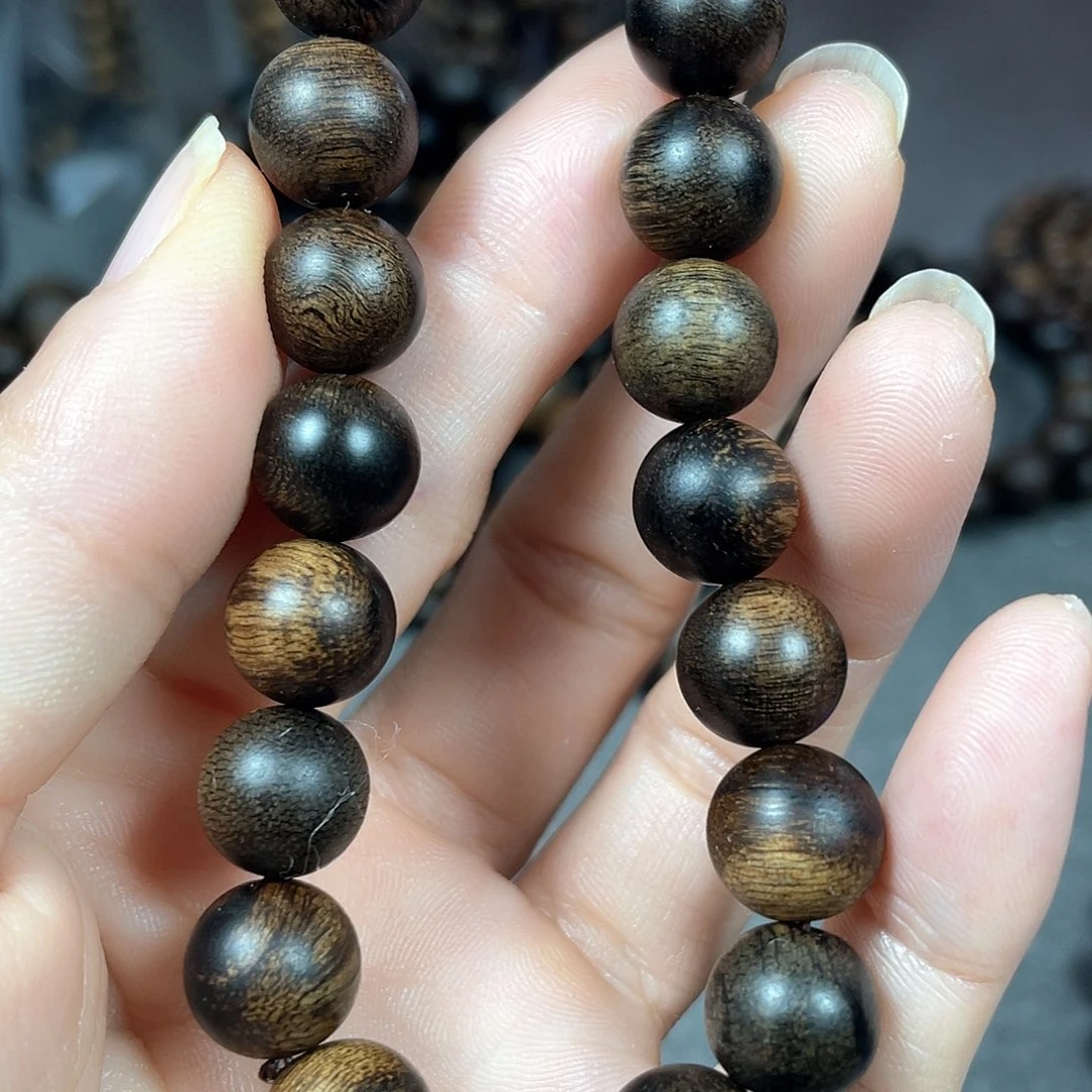 沉香手串白棋瘤疤