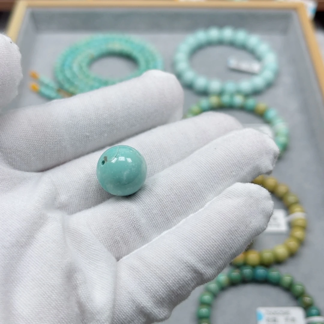 绿松石未镶嵌挂件