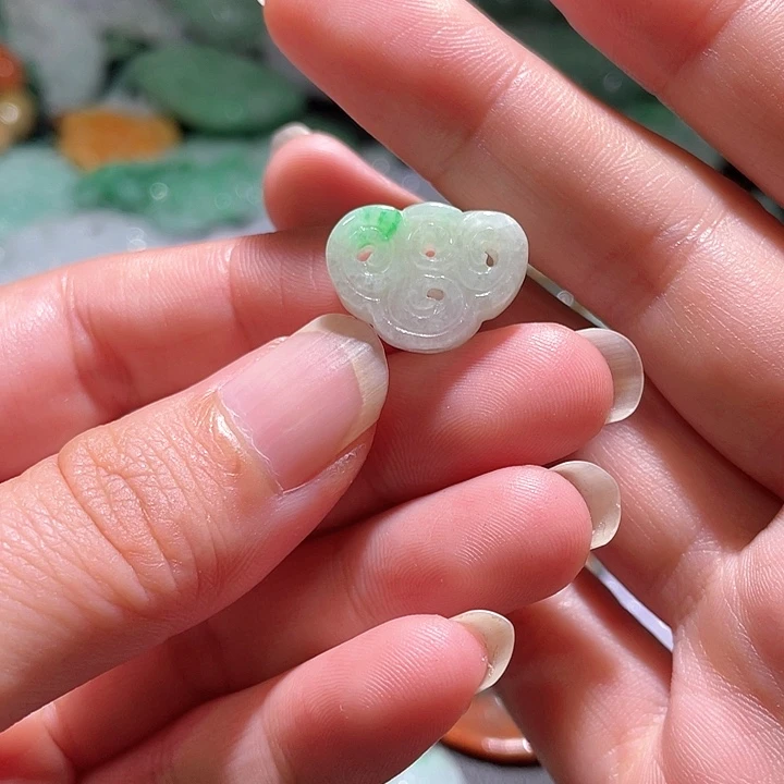 颈饰未镶嵌翡翠天