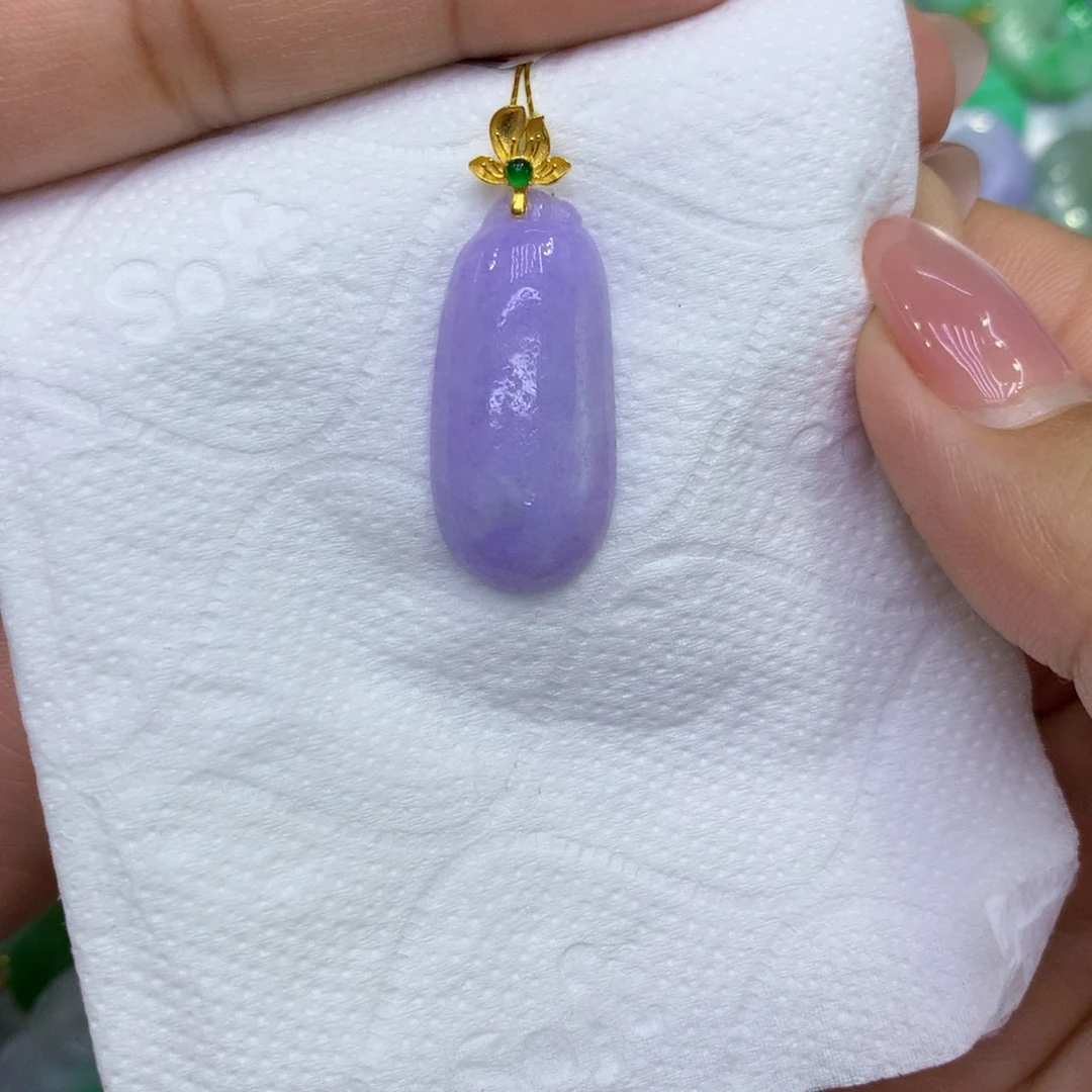 颈饰18K金镶嵌翡翠