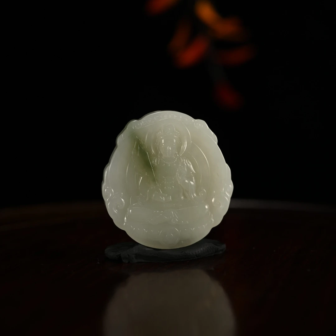 Lot8825 2512220039和田玉翠青观音挂件/保利