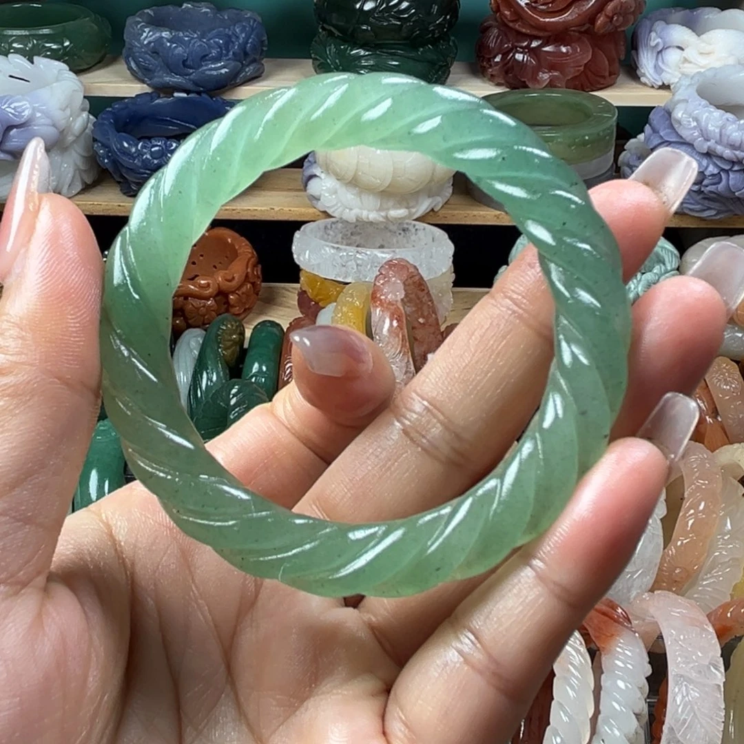 石英质玉未镶嵌纯手工雕刻手镯