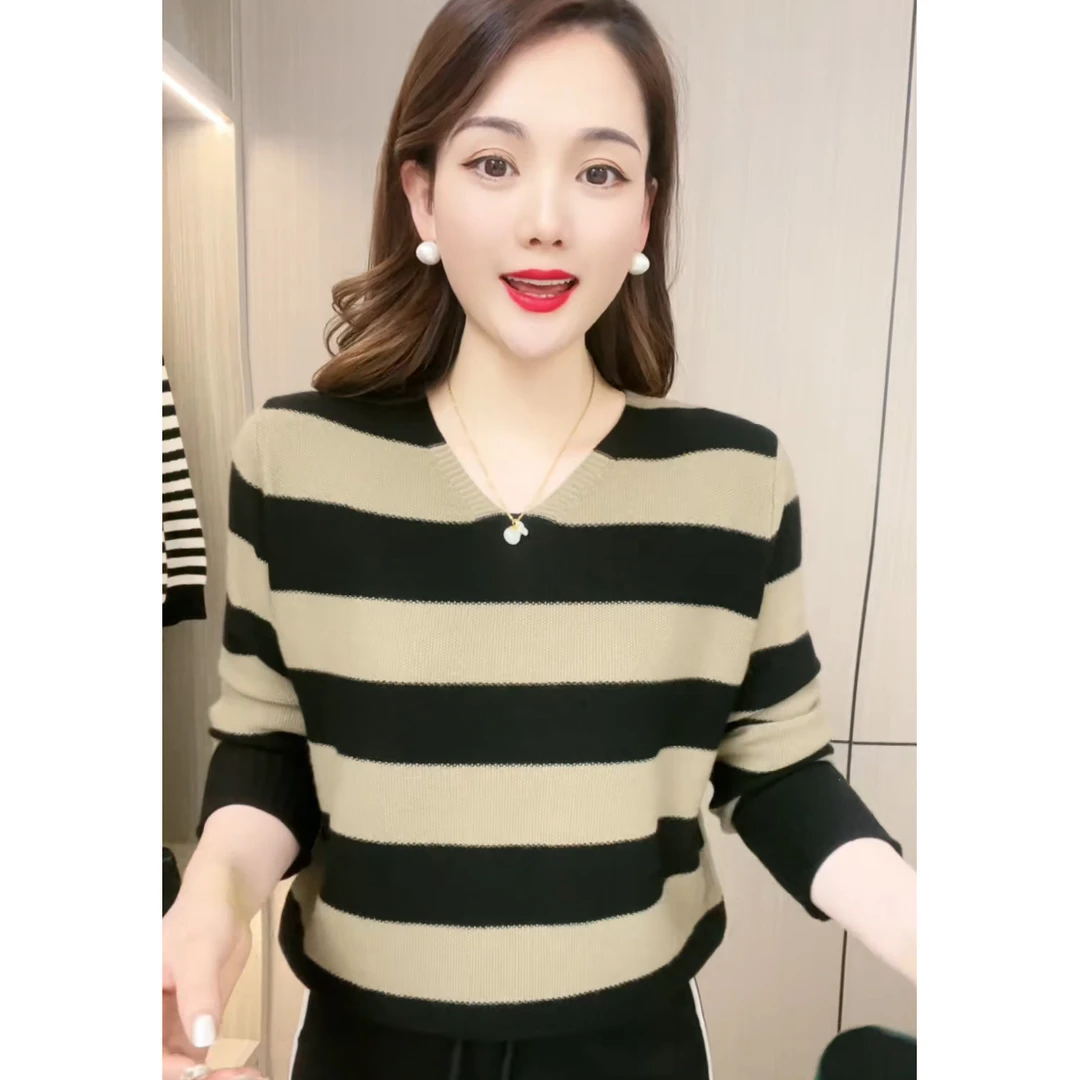百搭毛衣女春季新款时尚宽松条纹针织衫减龄显瘦V领针织气质小衫