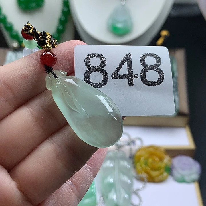 吊坠(赠链)未镶嵌翡翠