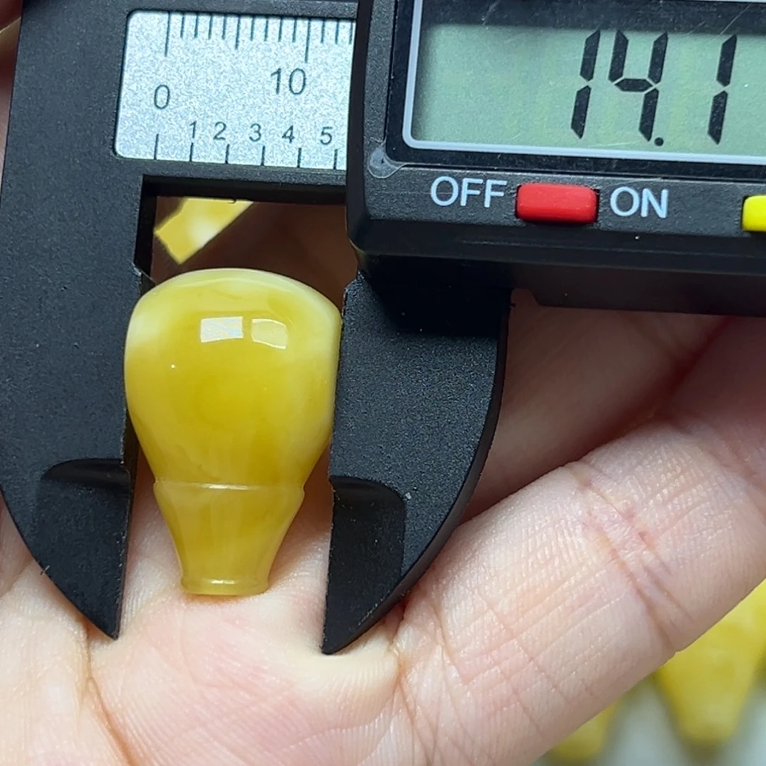 未镶嵌琥珀裸石三通