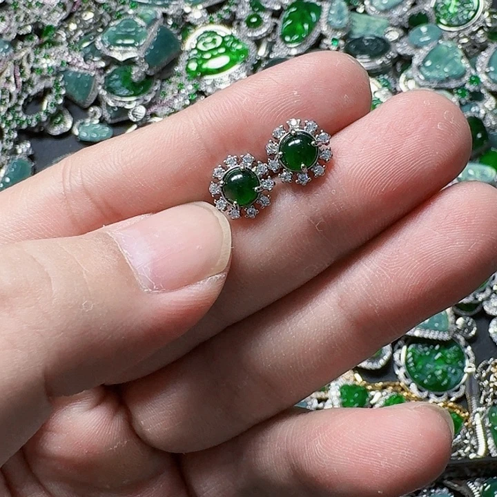 翡翠颈饰未镶嵌天然A货翡翠放漏