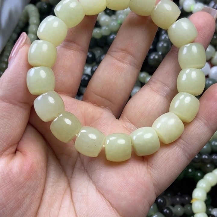 颈饰未镶嵌和田玉卡12