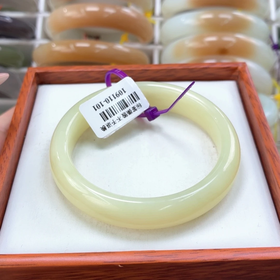 和田玉手镯未镶嵌53.7