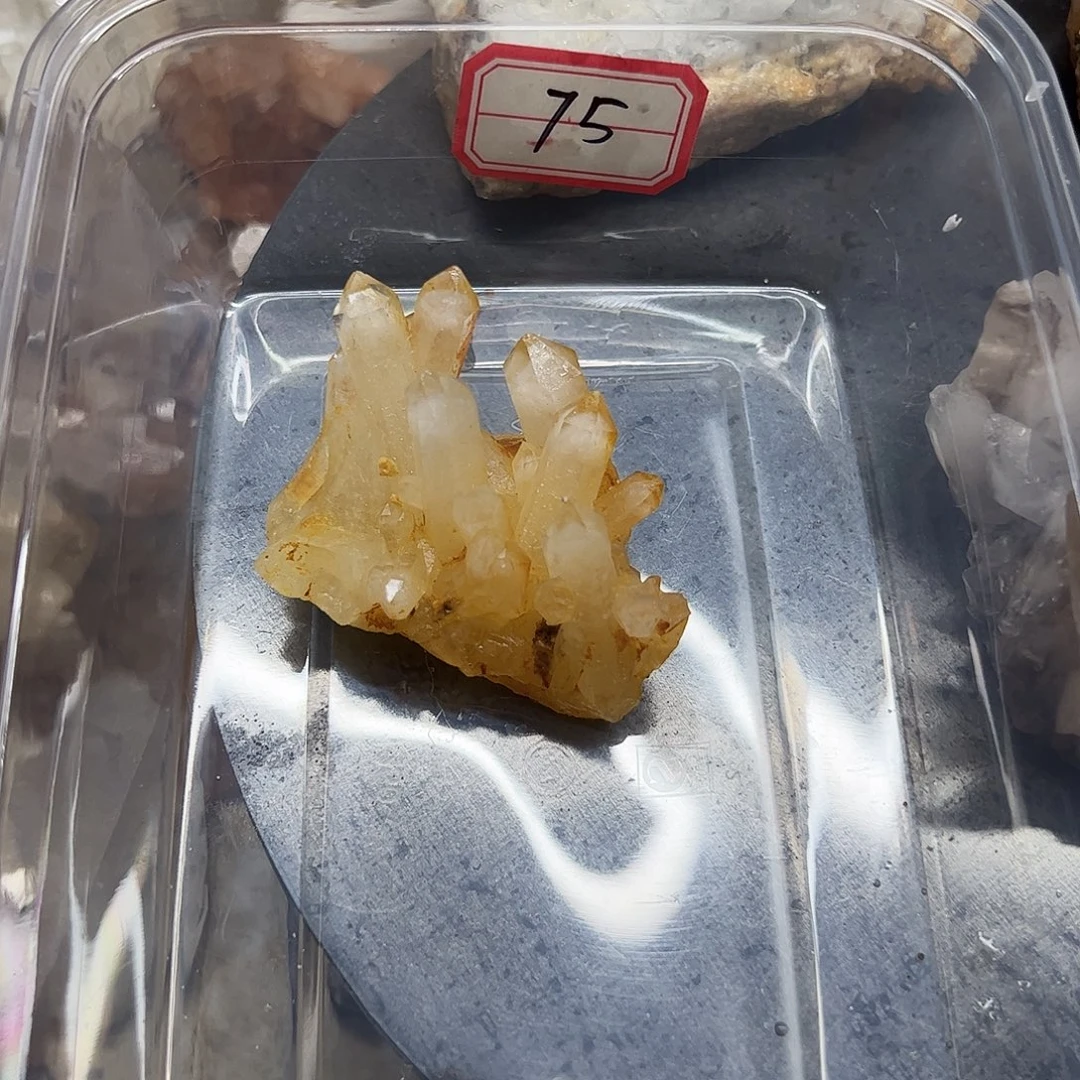 韩***)未镶嵌珠宝半成品水晶