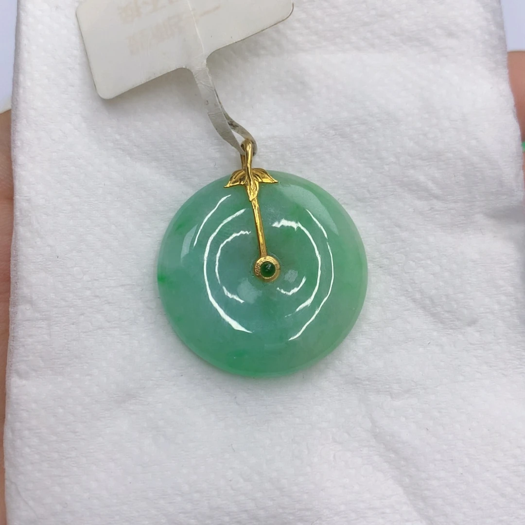 翡翠18K金镶嵌颈饰翡翠