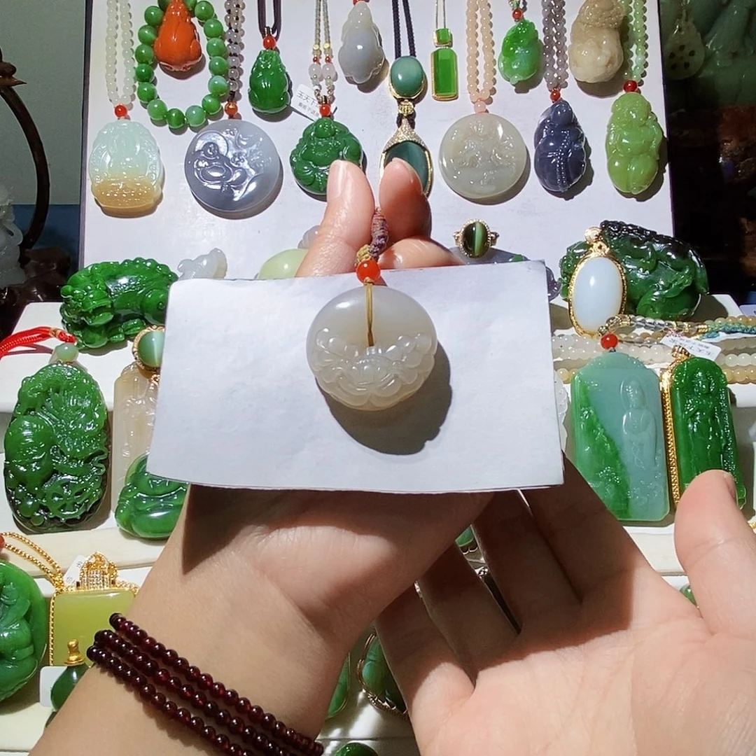 和田玉未镶嵌颈饰