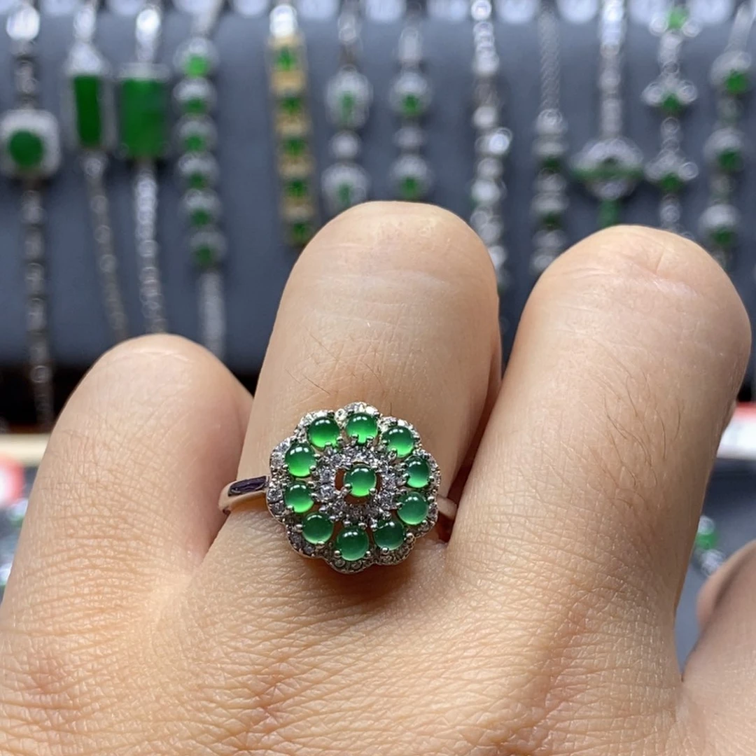 翡翠颈饰银S925镶嵌翡翠戒指