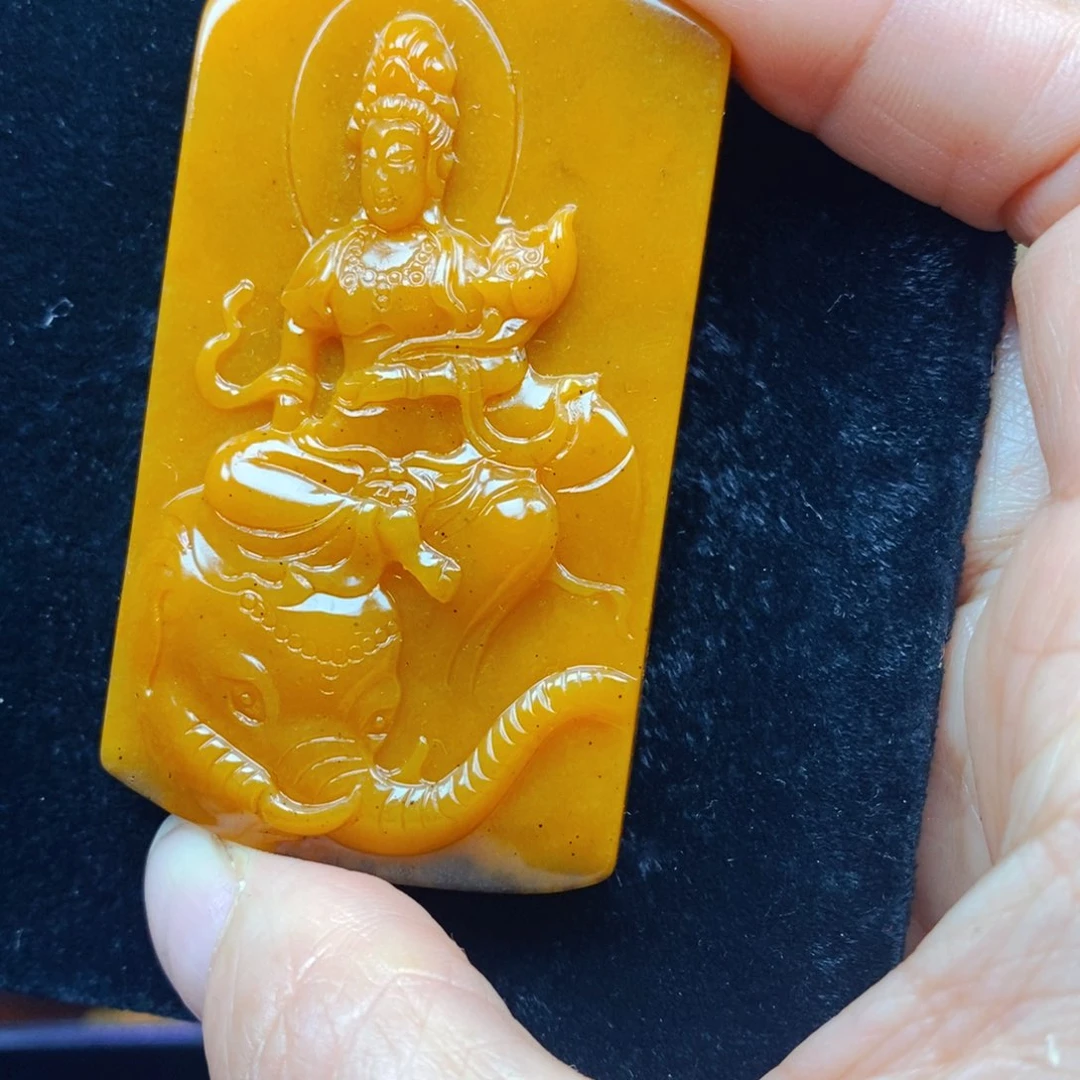 颈饰未镶嵌石英岩玉