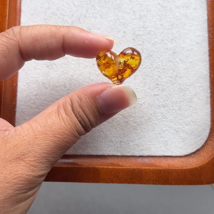 琥珀未镶嵌珠宝奇石M14号花珀屁桃
