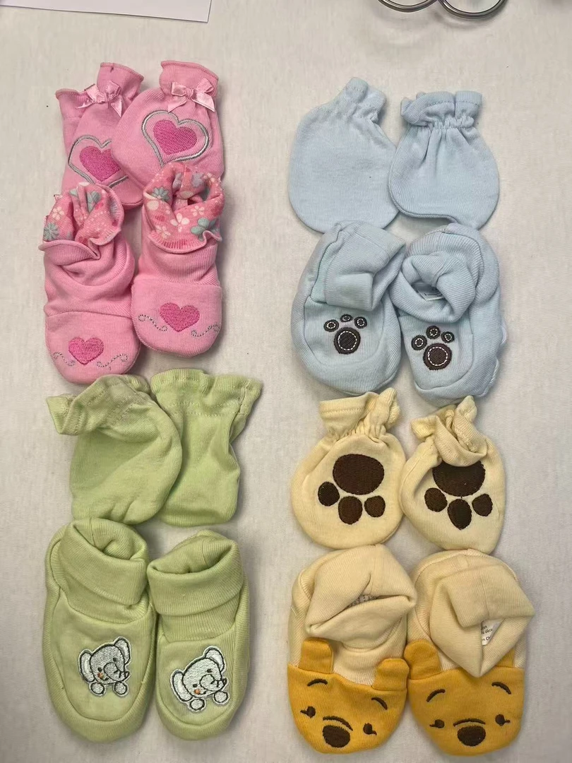 2025新款秋冬舒适1-3月龄手脚套*2套A111(颜色随机）