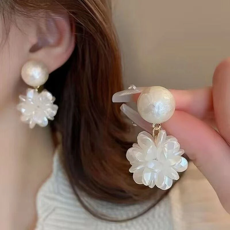 铜合金耳饰 超仙花朵珠珠耳钉法式复古小众设计耳环高级百搭耳饰