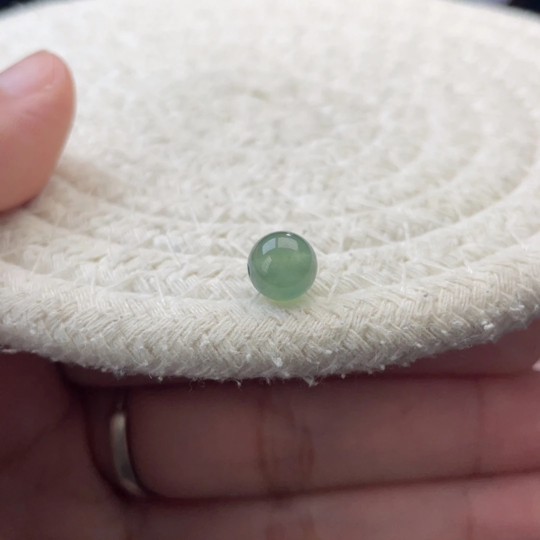 散珠翡翠特色晴水绿圆珠卡7.5mm
