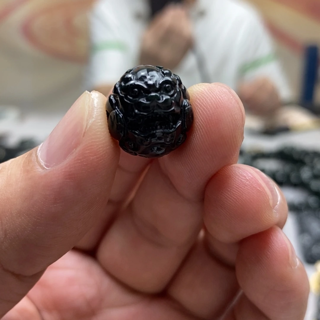 颈饰未镶嵌翡翠貔貅圆珠