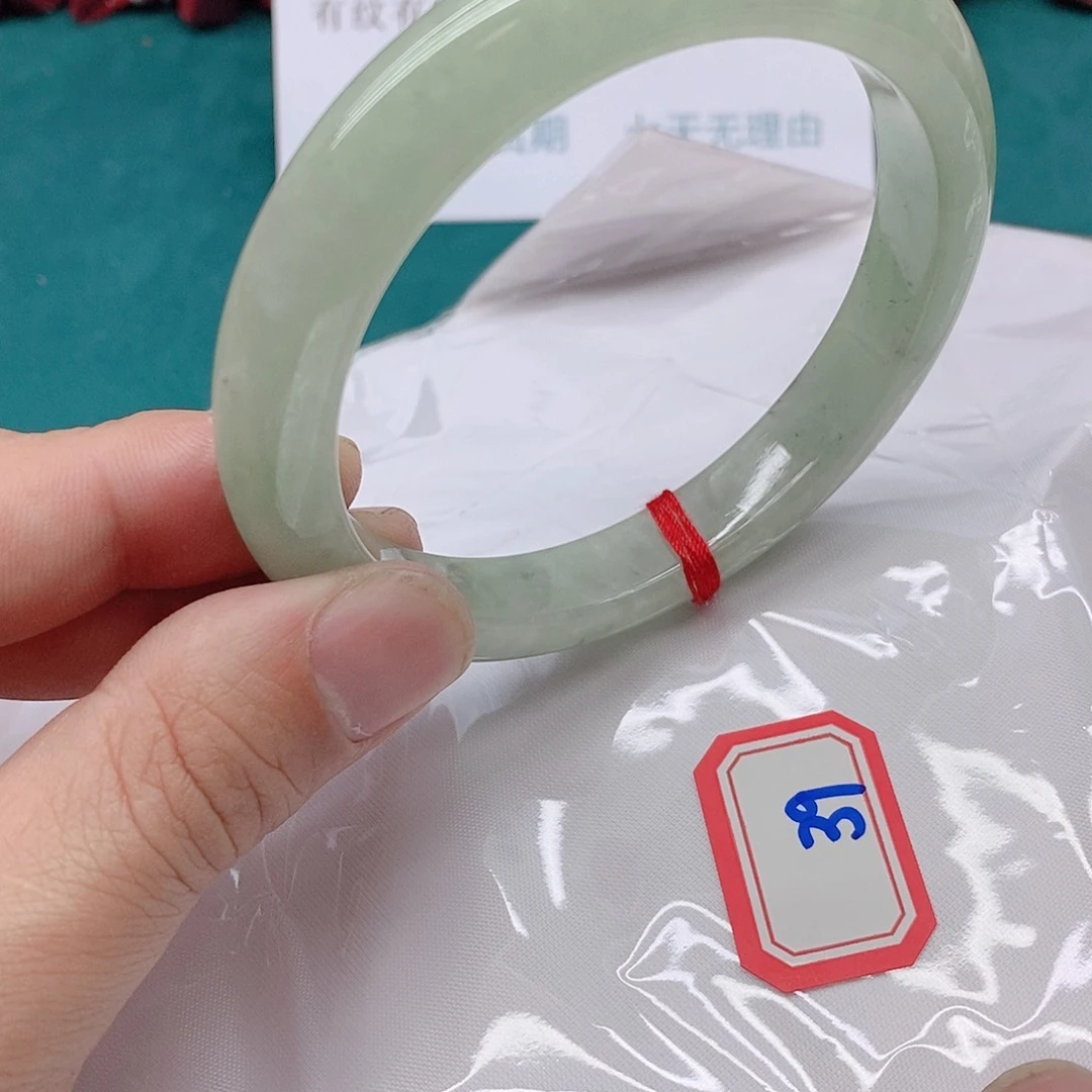 翡翠手镯未镶嵌小*399999999