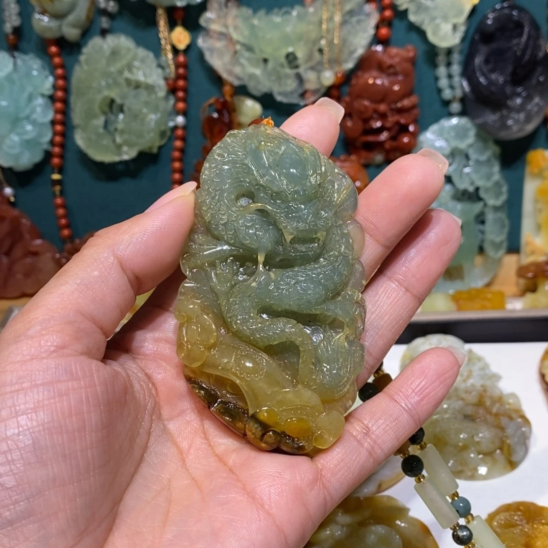 七***运蛇纹石玉未镶嵌颈饰