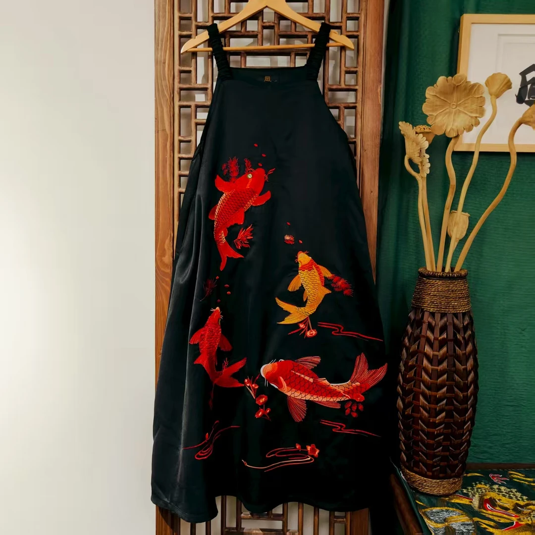 （LK110-25）凤徕兮私人定制黑色光板底红鱼刺绣背带裙
