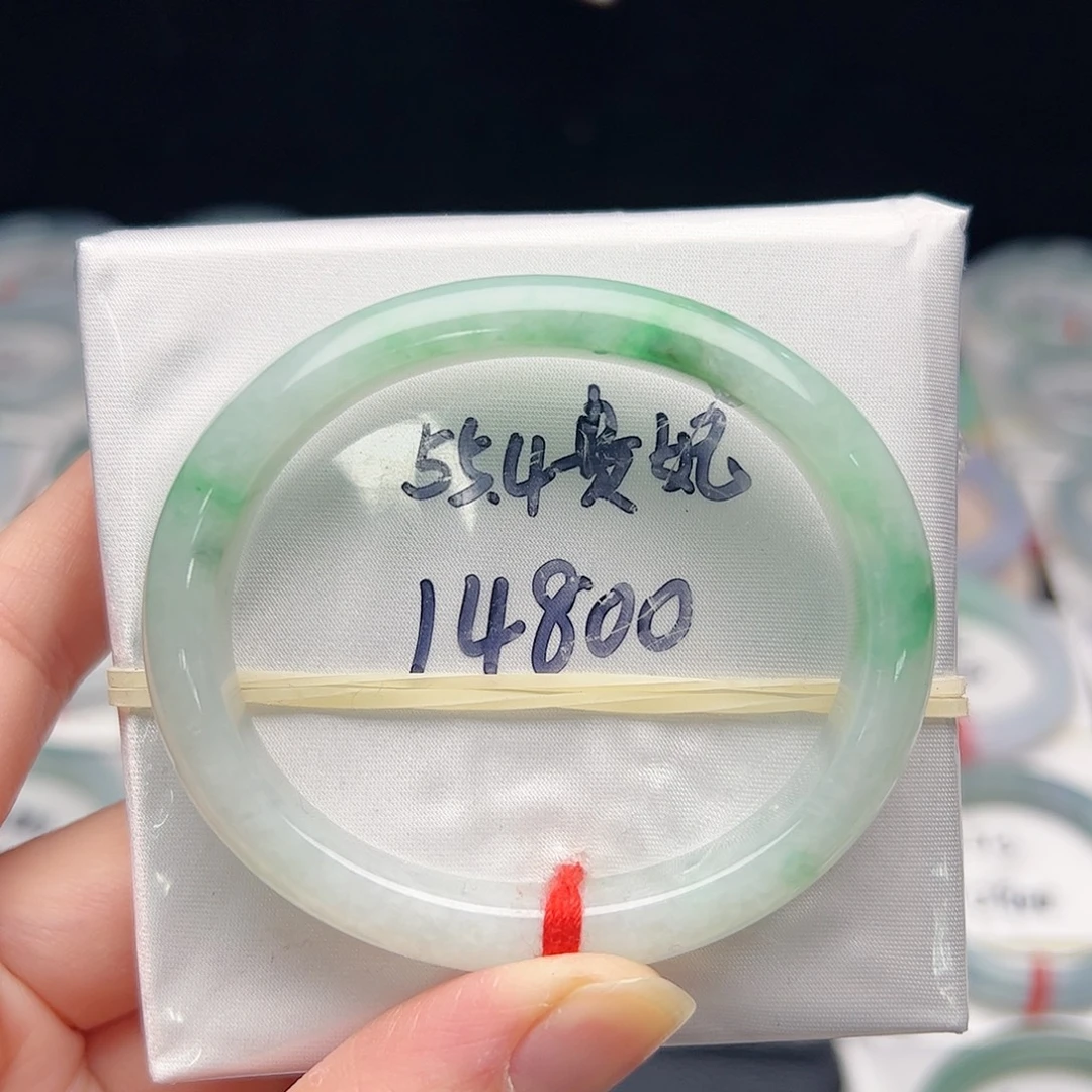 翡翠未镶嵌手镯（贵妃镯）