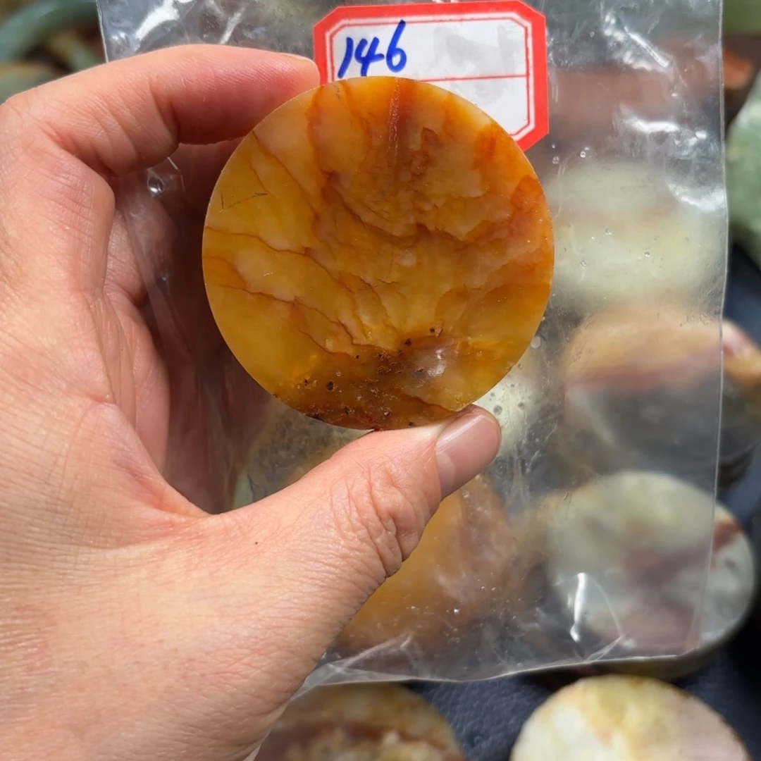 给***电蛇纹石玉未镶嵌手镯