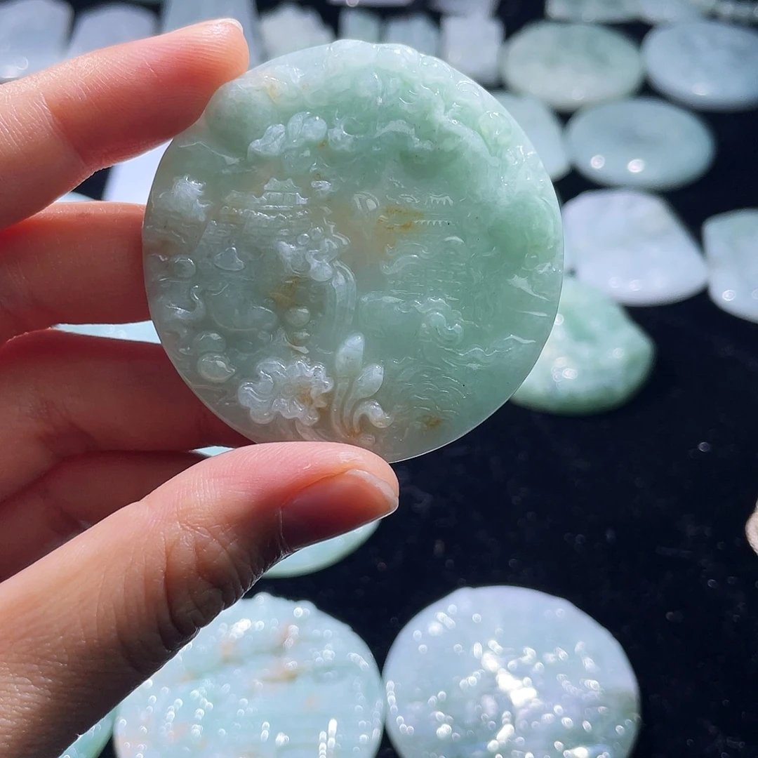 翡翠未镶嵌颈饰山水牌