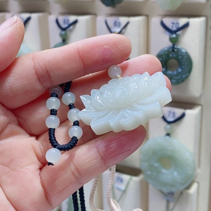 慧***明和田玉未镶嵌颈饰