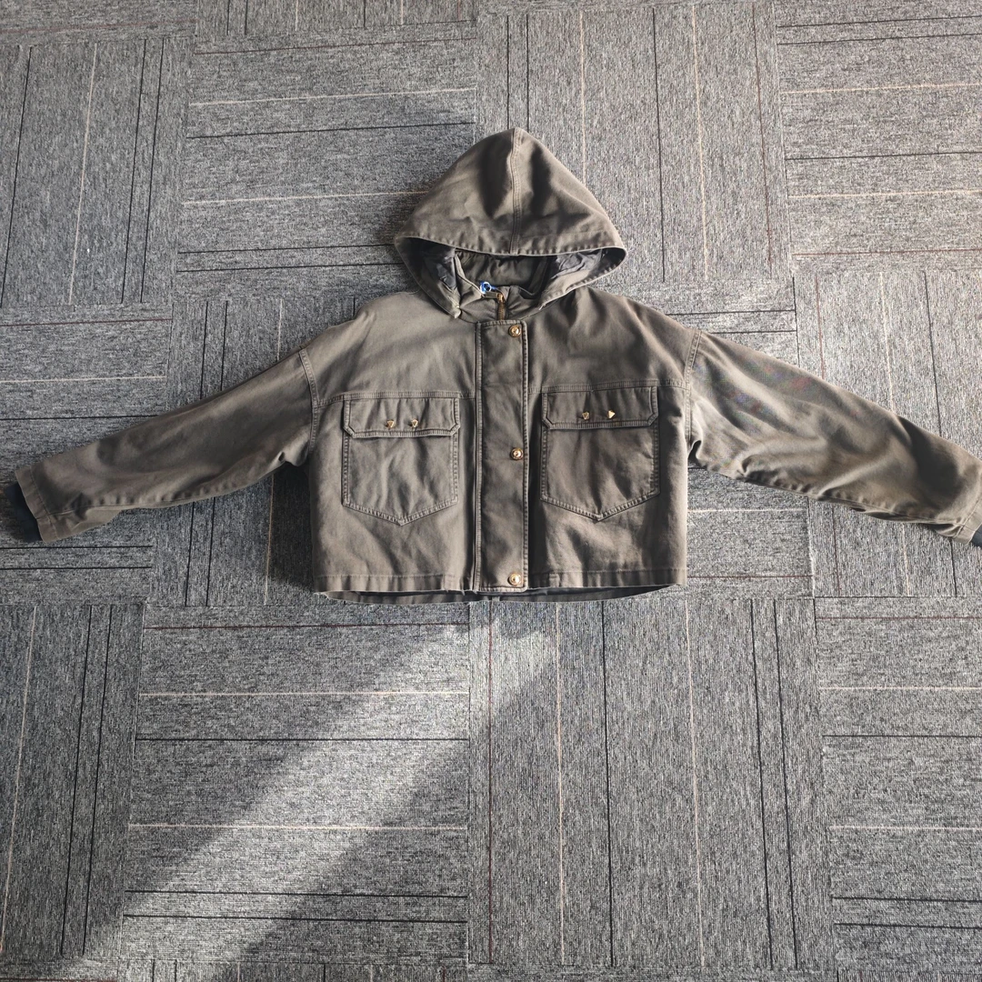 未使用 VERSACE/范思哲 短款铆钉外套