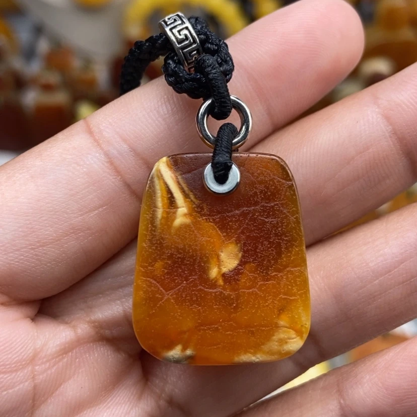 【闪购商品】琥珀颈饰未镶嵌