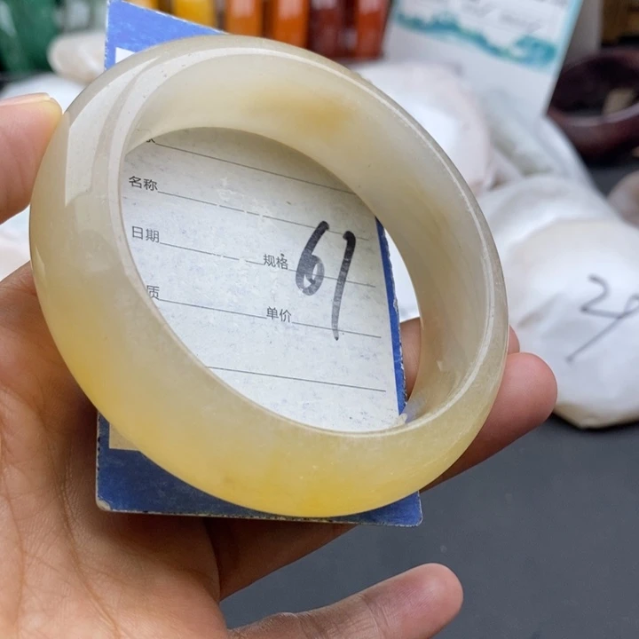 石英质玉未镶嵌手镯