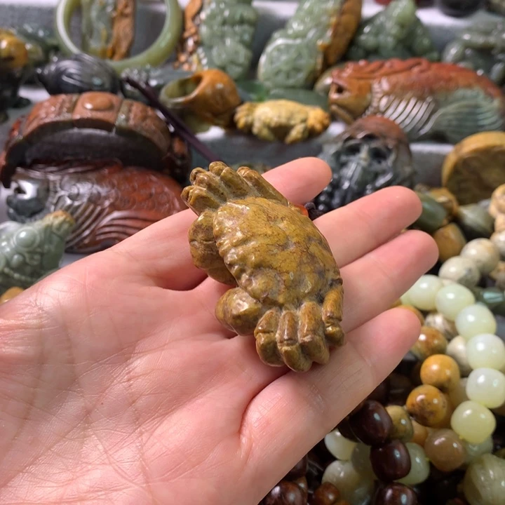 未镶嵌岫岩河磨玉（透闪石质玉）把件
