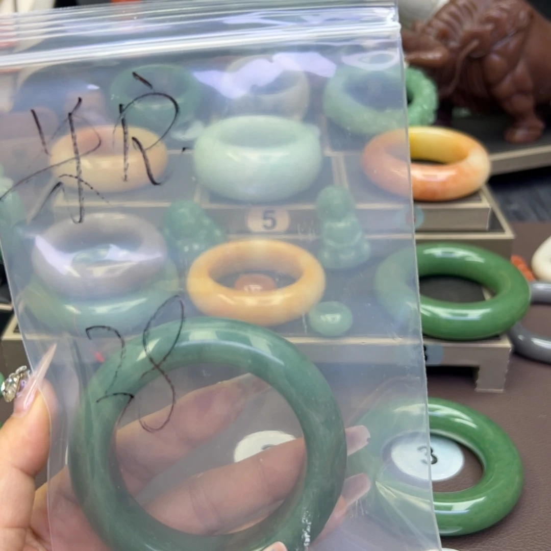 未镶嵌手镯石英岩玉米*