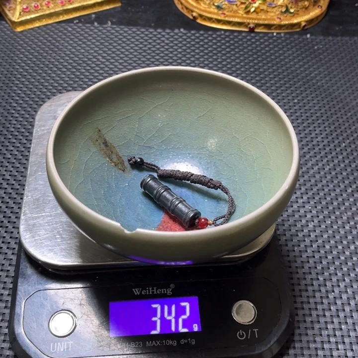 摆件解**犯瓷器的造型也