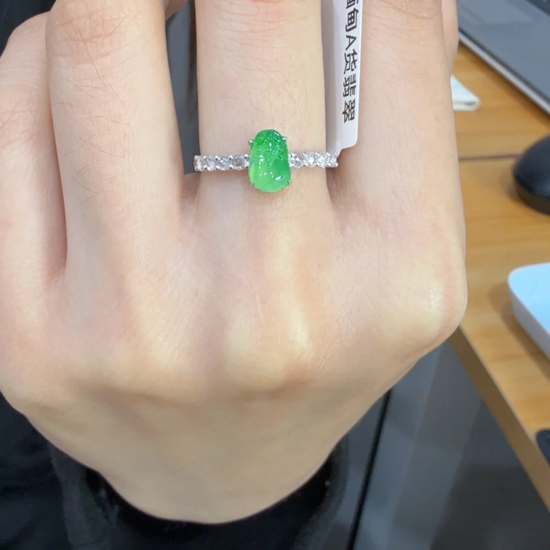 翡翠吊坠(不含链)18K金镶嵌貔貅